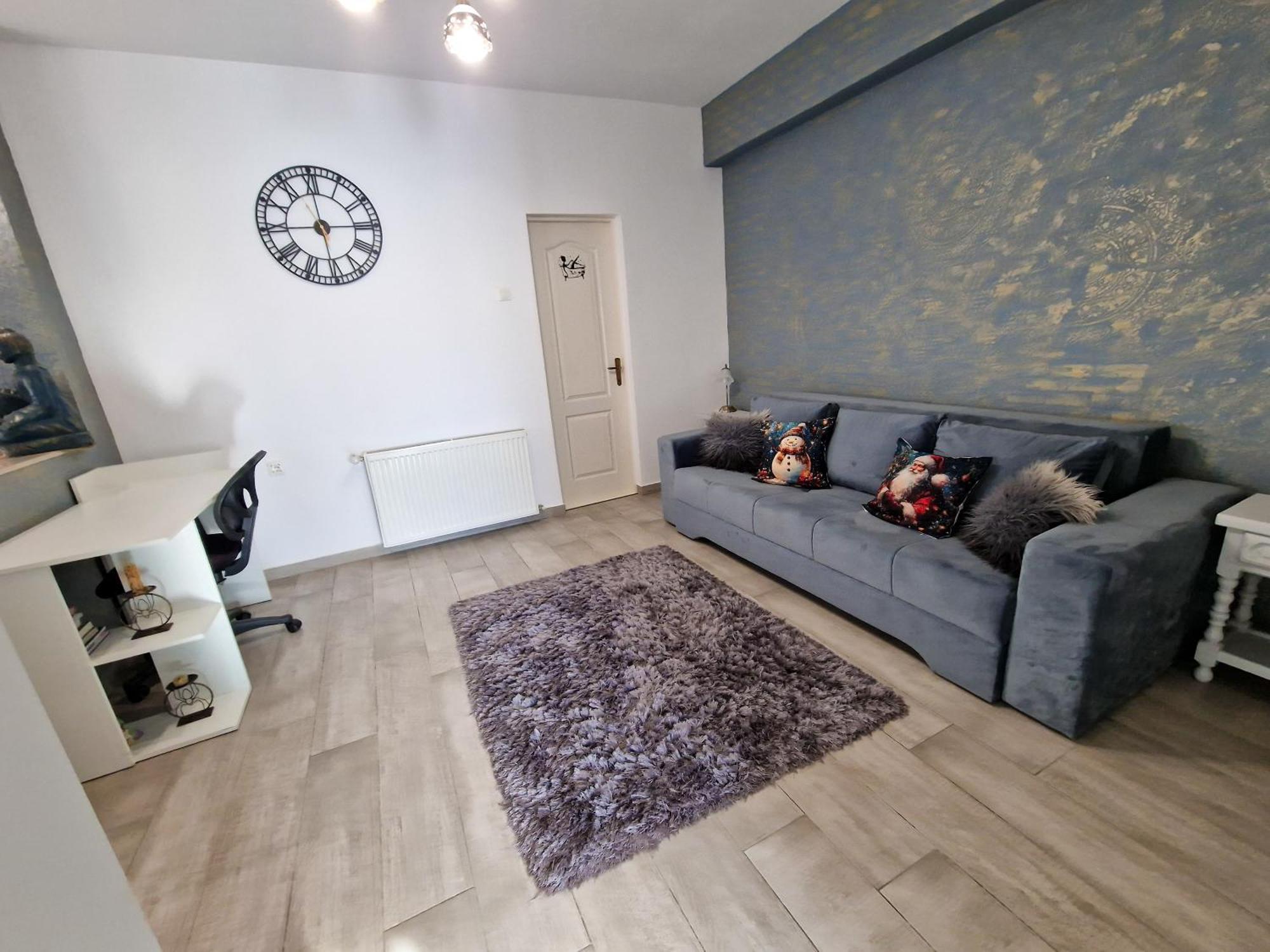 Апартаменты Chic Flat - 24 H Self Checkin-Free Parking In The Yard Флорешты Экстерьер фото